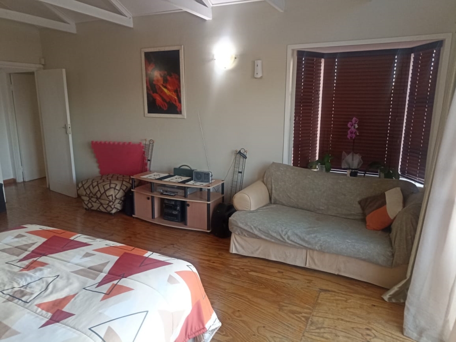 4 Bedroom Property for Sale in Heiderand Western Cape